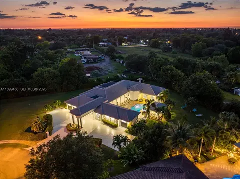 13751 Pine Meadow Ct, Davie, FL 33325