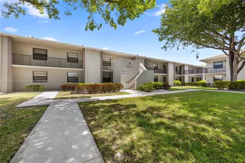 9814 W Mcnab Rd #204, Tamarac, FL 33321