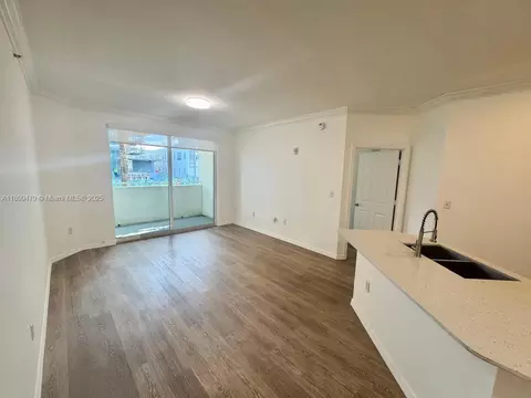 9172 Collins Ave #212, Surfside, FL 33154