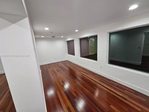 Living - 5754 NW 98th Ave, Doral, FL 33178 photo 6 of 7