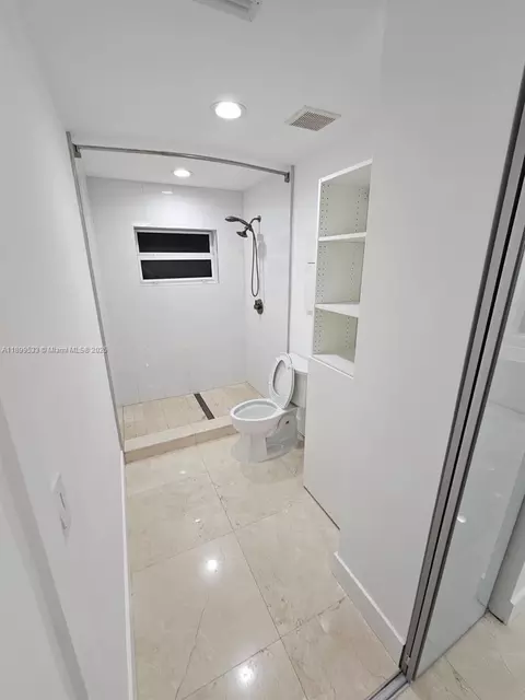 Bath - 5754 NW 98th Ave, Doral, FL 33178 photo 3 of 4