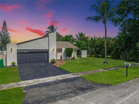7471 NW 35th St, Lauderhill, FL 33319