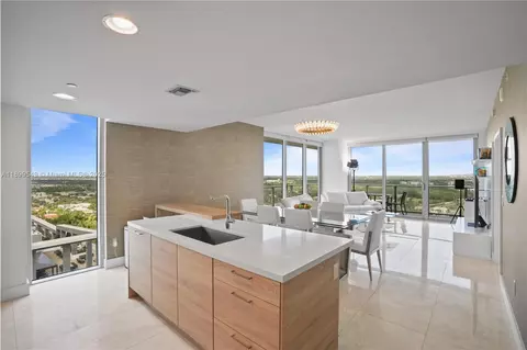 16385 Biscayne Blvd Apt 2901 2 Parking #2901 +2 PARKING, North Miami Beach, FL 33160