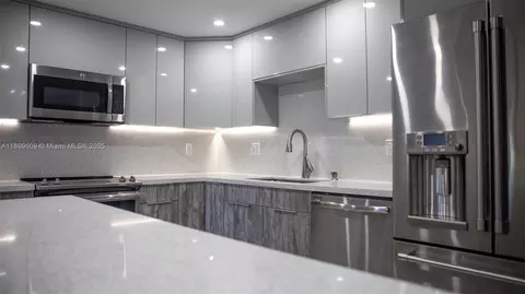 9735 NW 52nd St #312, Doral, FL 33178