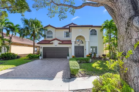 1071 NW 184th Ter, Pembroke Pines, FL 33029