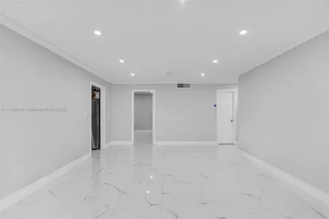 7101 W Sunrise Blvd #A2, Plantation, FL 33313