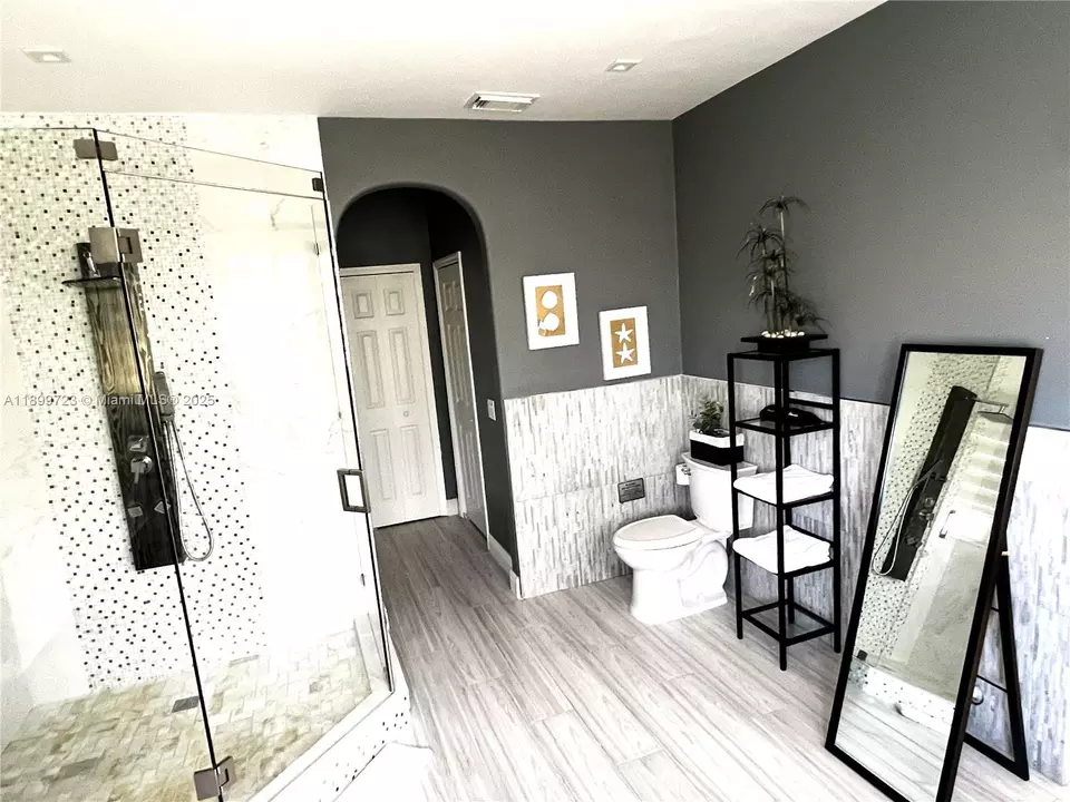 Bath - 7831 SW 164th Ave, Miami, FL 33193 photo 2 of 3