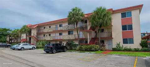 1080 Del Lago Cir #201, Sunrise, FL 33313