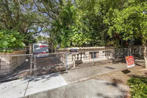 1045 NW 52nd St, Miami, FL 33127