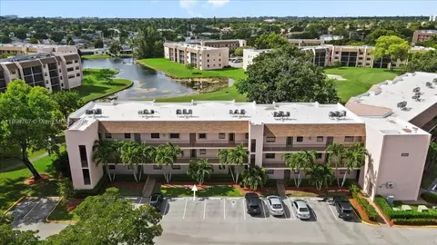 10402 Sunrise Lakes Blvd #103, Sunrise, FL 33322