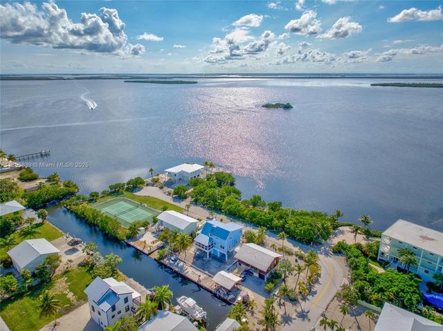 3831 Sunset Dr, Big Pine Key, FL 33043