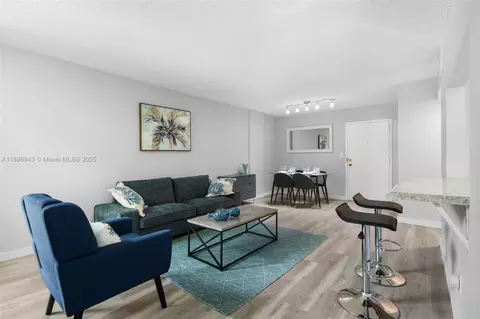 210 172nd St #128, Sunny Isles Beach, FL 33160