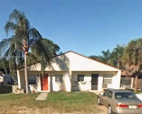 840 Hand Ave, Sarasota, FL 34232