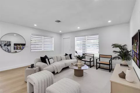 515 NW 30th Ter, Fort Lauderdale, FL 33311