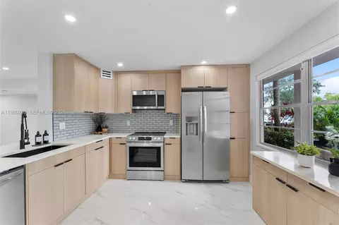 2004 Granada Dr #H1, Coconut Creek, FL 33066