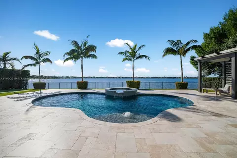 8445 E Watercrest Cir E, Parkland, FL 33076