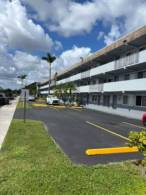 11005 SW 1st St #302, Sweetwater, FL 33174