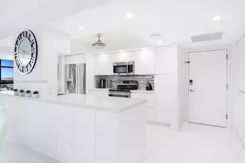 2017 S Ocean Dr #1510, Hallandale Beach, FL 33009