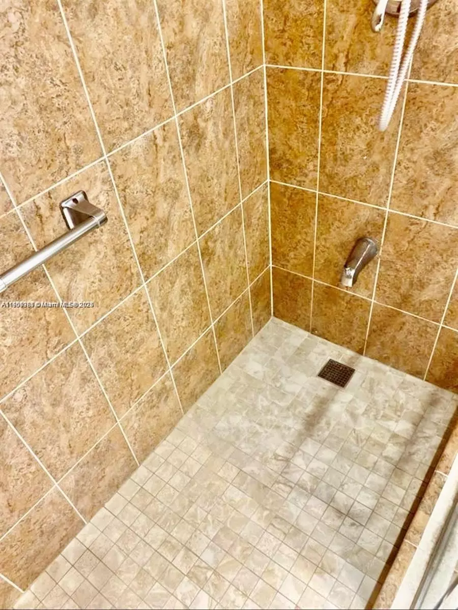 Bath - 1965 S Ocean Dr #5B, Hallandale Beach, FL 33009 photo 3 of 3