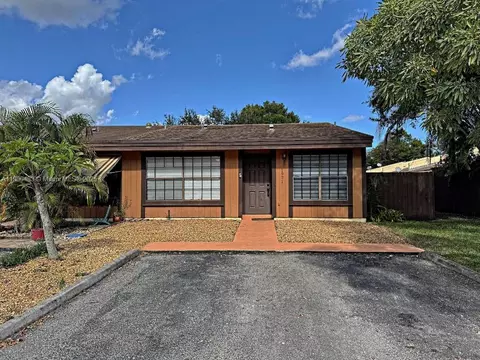 1971 Seagrape Ave, Pembroke Pines, FL 33026