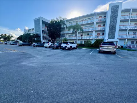 1011 Westbury F #1011, Deerfield Beach, FL 33442