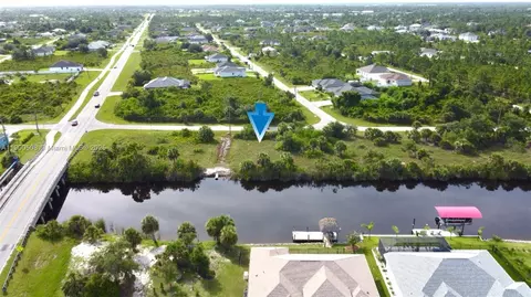 8584 Santa Cruz Dr, Port Charlotte, FL 33981