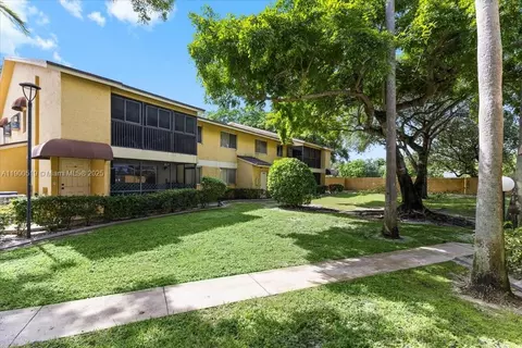 3047 N Oakland Forest Dr #204, Oakland Park, FL 33309