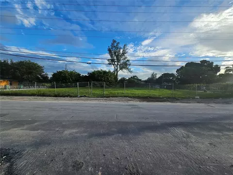 2140 NW 76th St, Miami, FL 33147 photo 2