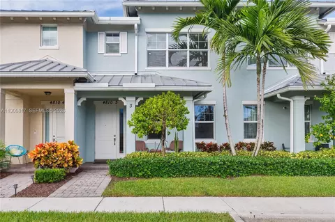 4810 Eucalyptus Dr #3, Hollywood, FL 33021