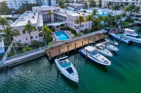 6881 Bay Dr #7, Miami Beach, FL 33141