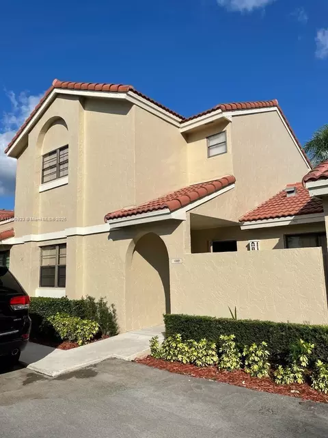 6169 NW 170th Ter, Hialeah, FL 33015