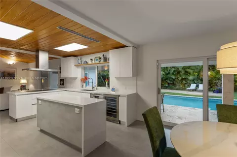 Kitchen - 11570 SW 72nd Ave, Pinecrest, FL 33156 photo 1 of 4