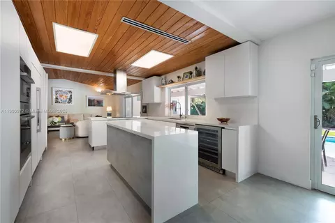 Kitchen - 11570 SW 72nd Ave, Pinecrest, FL 33156 photo 3 of 4