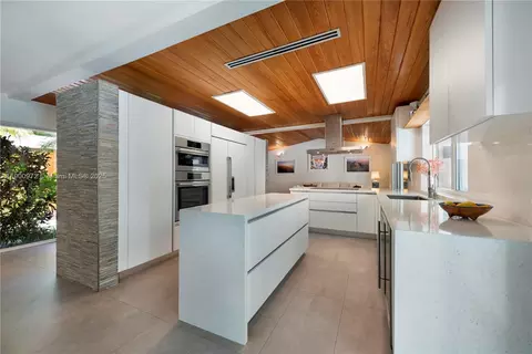Kitchen - 11570 SW 72nd Ave, Pinecrest, FL 33156 photo 4 of 4