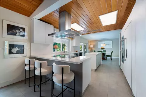 Kitchen - 11570 SW 72nd Ave, Pinecrest, FL 33156 photo 2 of 4