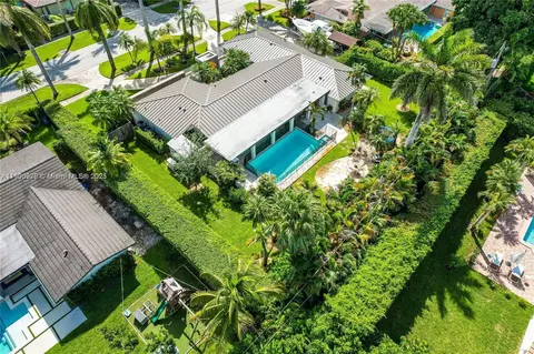 View/Area - 11570 SW 72nd Ave, Pinecrest, FL 33156 photo 1 of 2