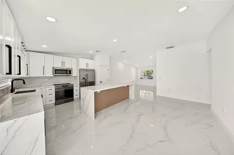 5913 SW 112th Ter, Cooper City, FL 33330