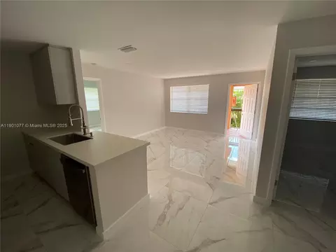 10425 NW 7th St #204, Pembroke Pines, FL 33026