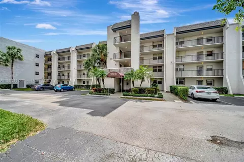 9230 Lagoon Pl #309, Davie, FL 33324