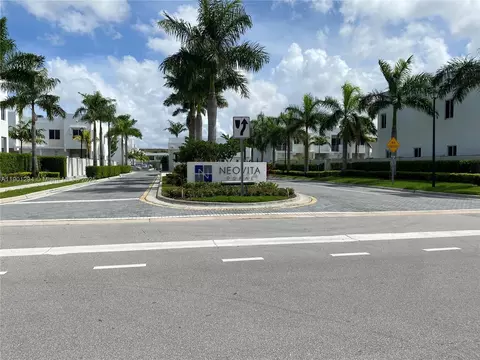 7227 NW 103rd Path, Doral, FL 33178