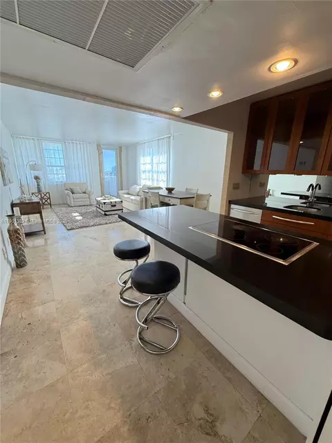 100 Lincoln Rd #1111, Miami Beach, FL 33139