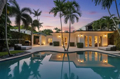 5055 N Bay Rd, Miami Beach, FL 33140