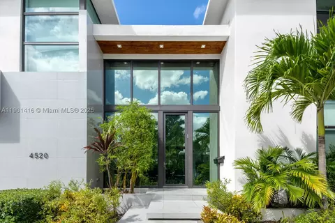 4520 N Meridian Ave, Miami Beach, FL 33140