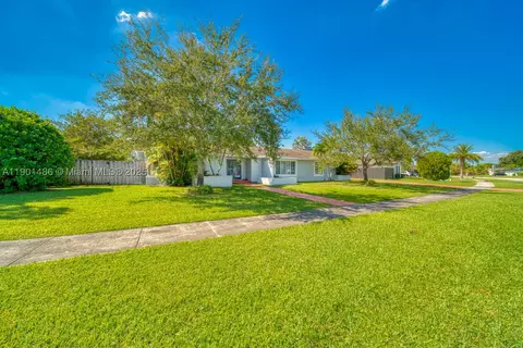 10860 SW 124th Rd, Miami, FL 33176