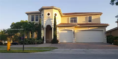 8732 SW 204th Ln, Cutler Bay, FL 33189