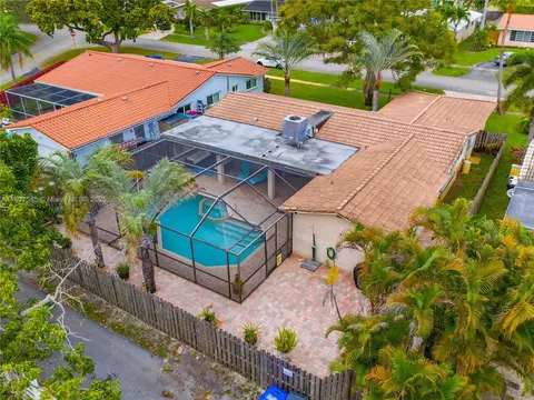 5124 Mckinley St, Hollywood, FL 33021