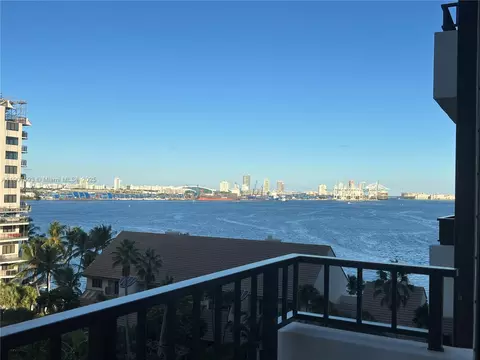 520 Brickell Key Dr #A900, Miami, FL 33131