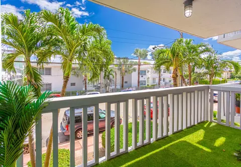 7620 Carlyle Ave #205, Miami Beach, FL 33141