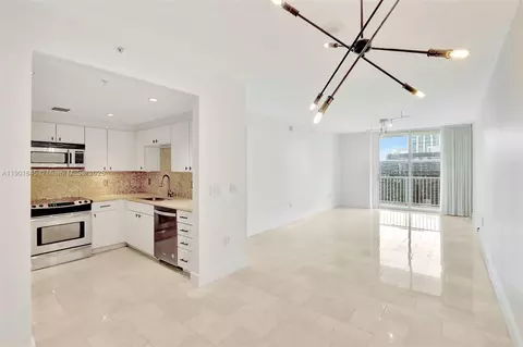 1250 S Miami Ave #2206, Miami, FL 33130