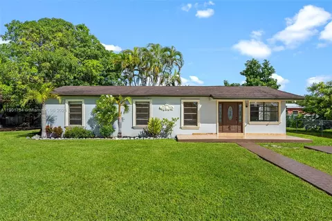 15411 SW 305th St, Homestead, FL 33033